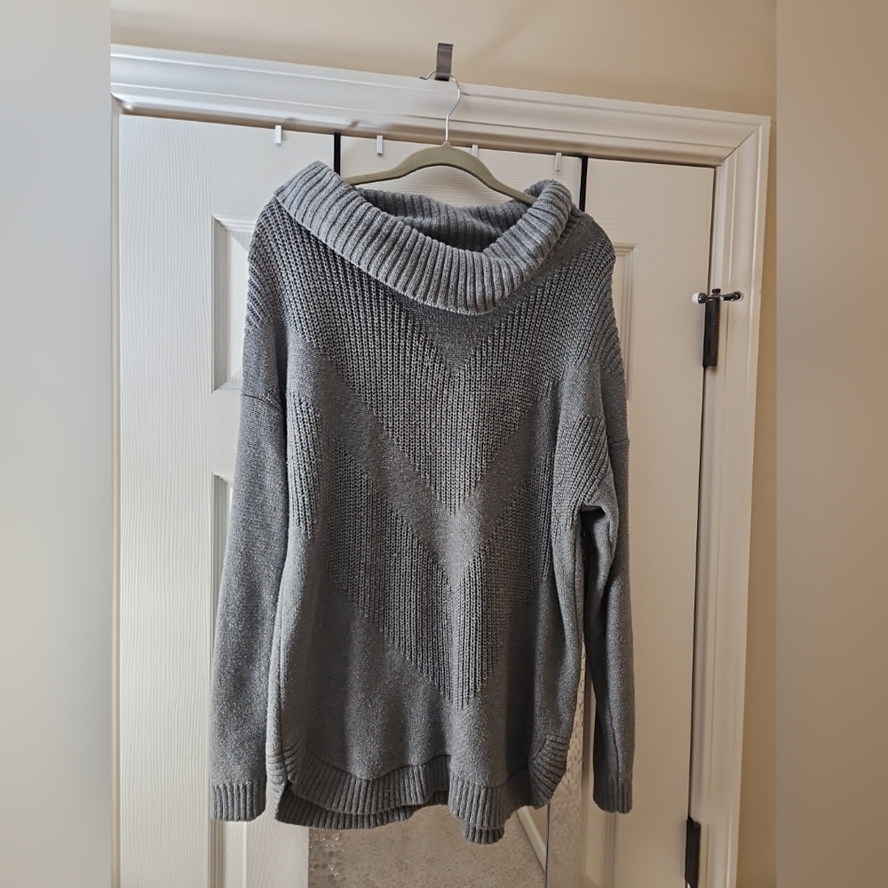 Banana Republic Gray Women’s Cowl Neck Cheveron Sweater Size XL